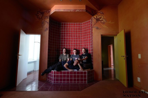 "Hotel Allegria" "Adam X" Urbex Urban Exploration Belgium bedroom bath tiled Group Shot Desolate Nation